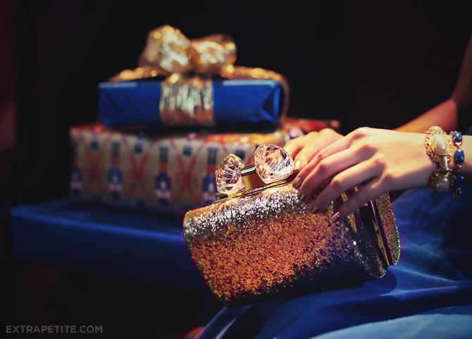 Ted gift gold clutch