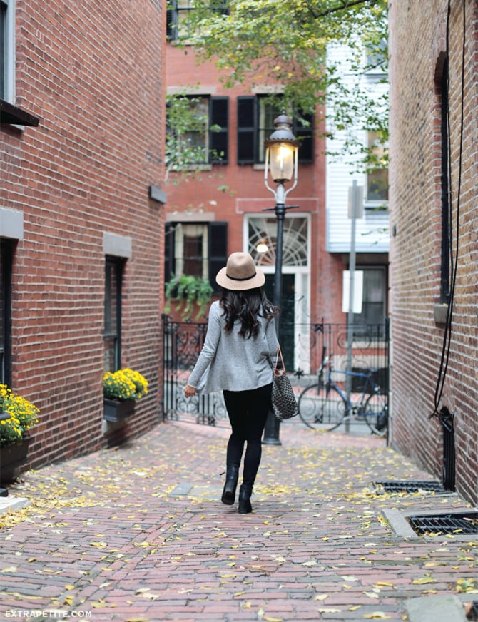 black jeans grey sweater fall outfit1
