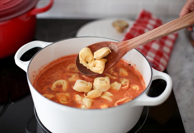 easy quick creamy tomato tortellini recipe
