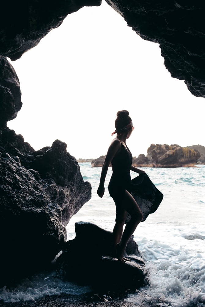 black sand beach hana cave hawaii