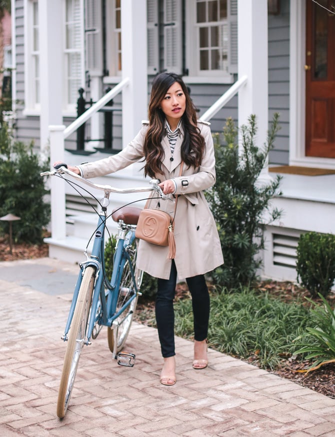 Boston style blogger, Extra Petite shares Burberry Trench Coat Reviews. Take a look at the Chelsea vs the Sandringham and see what works for you.