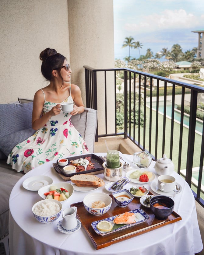 four seasons maui lanai balcony breakfast room service