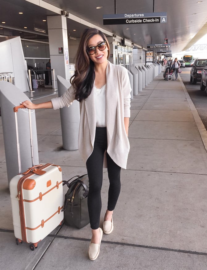 travel outfit airport casual style leggings cardigan