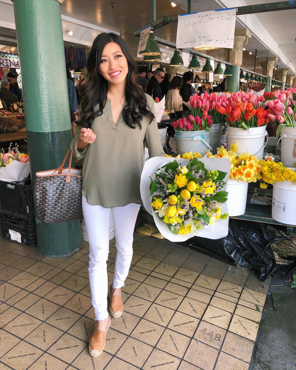 pike place tulips flower market petite tunic outfit