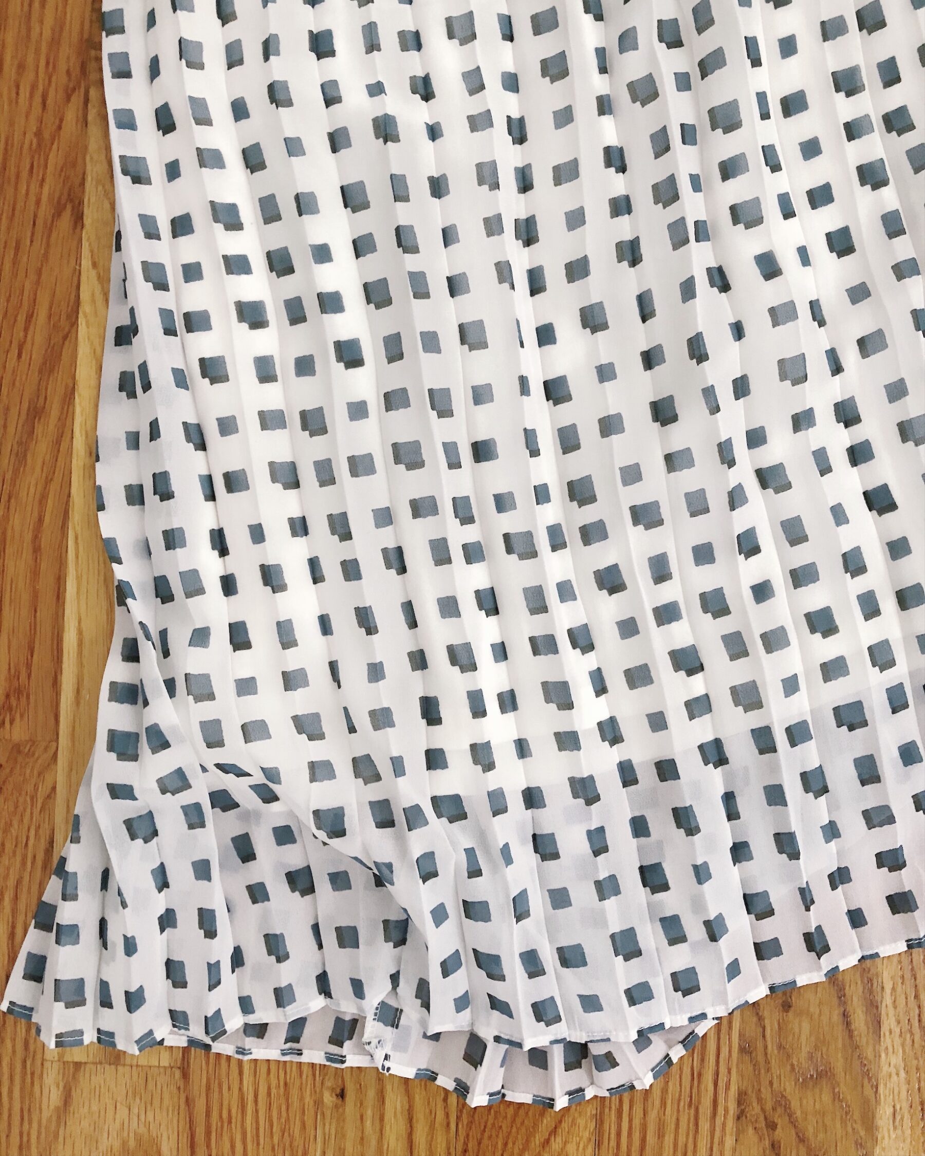 uniqlo pleated skirt petite fashion