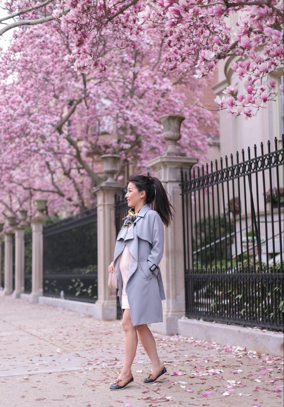 casual pregnancy outfit spring fashion petite blogger