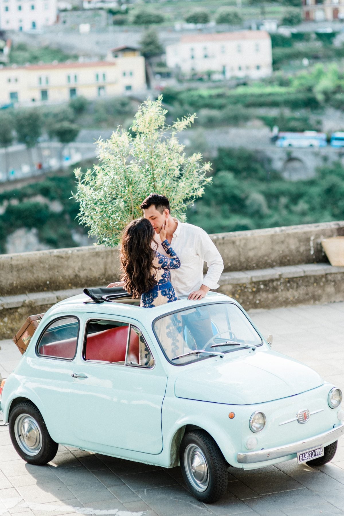 ravello amalfi coast italy couple photography session vintage car fiat