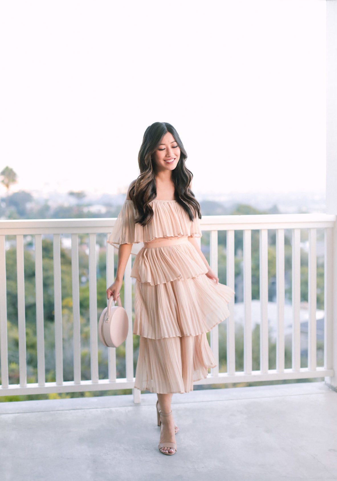 fall wedding style pleated tiered dress outfit ideas
