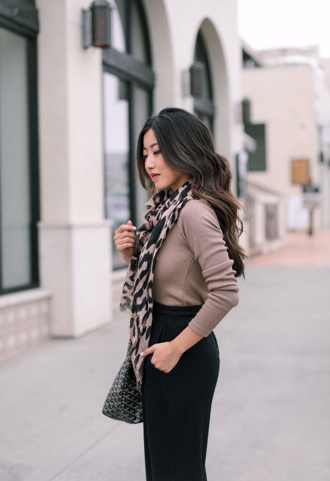 leopard print scarf fall outfits