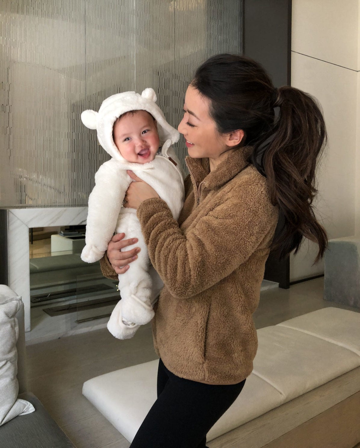 uniqlo fuzzy fleece jacket outfit