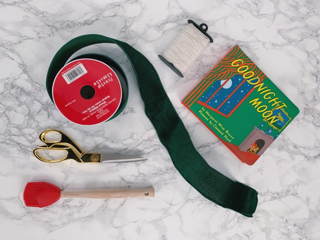 how to tie the perfect holiday bow