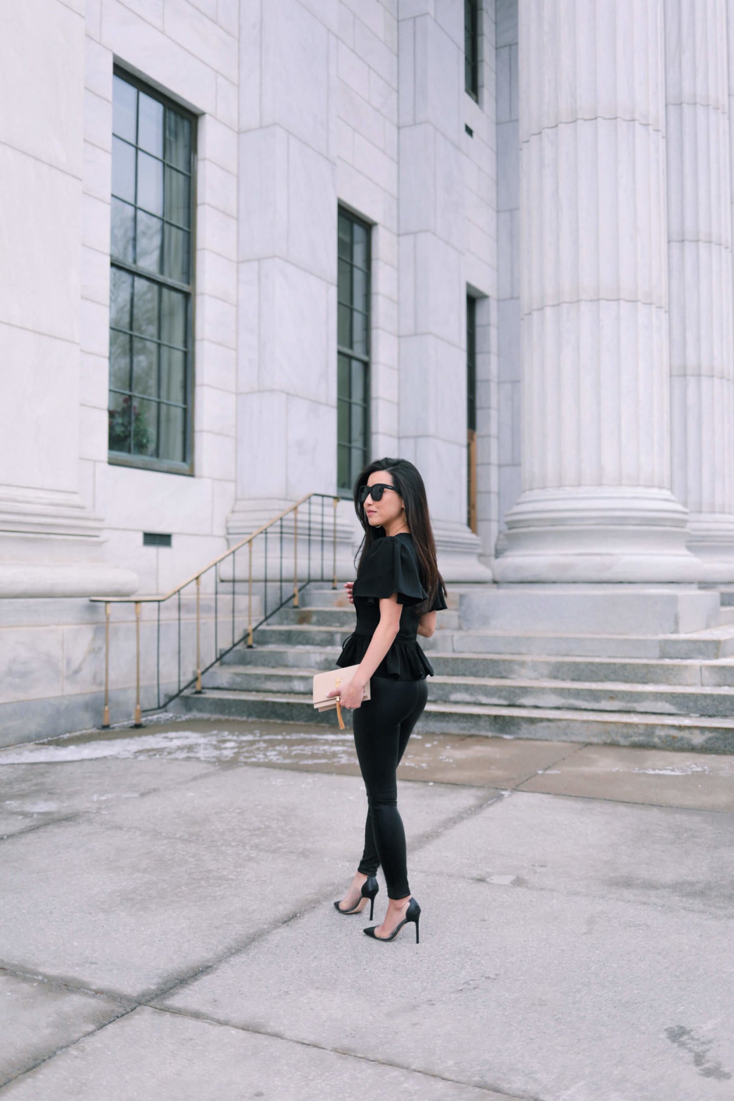 how to dress up black leather leggings