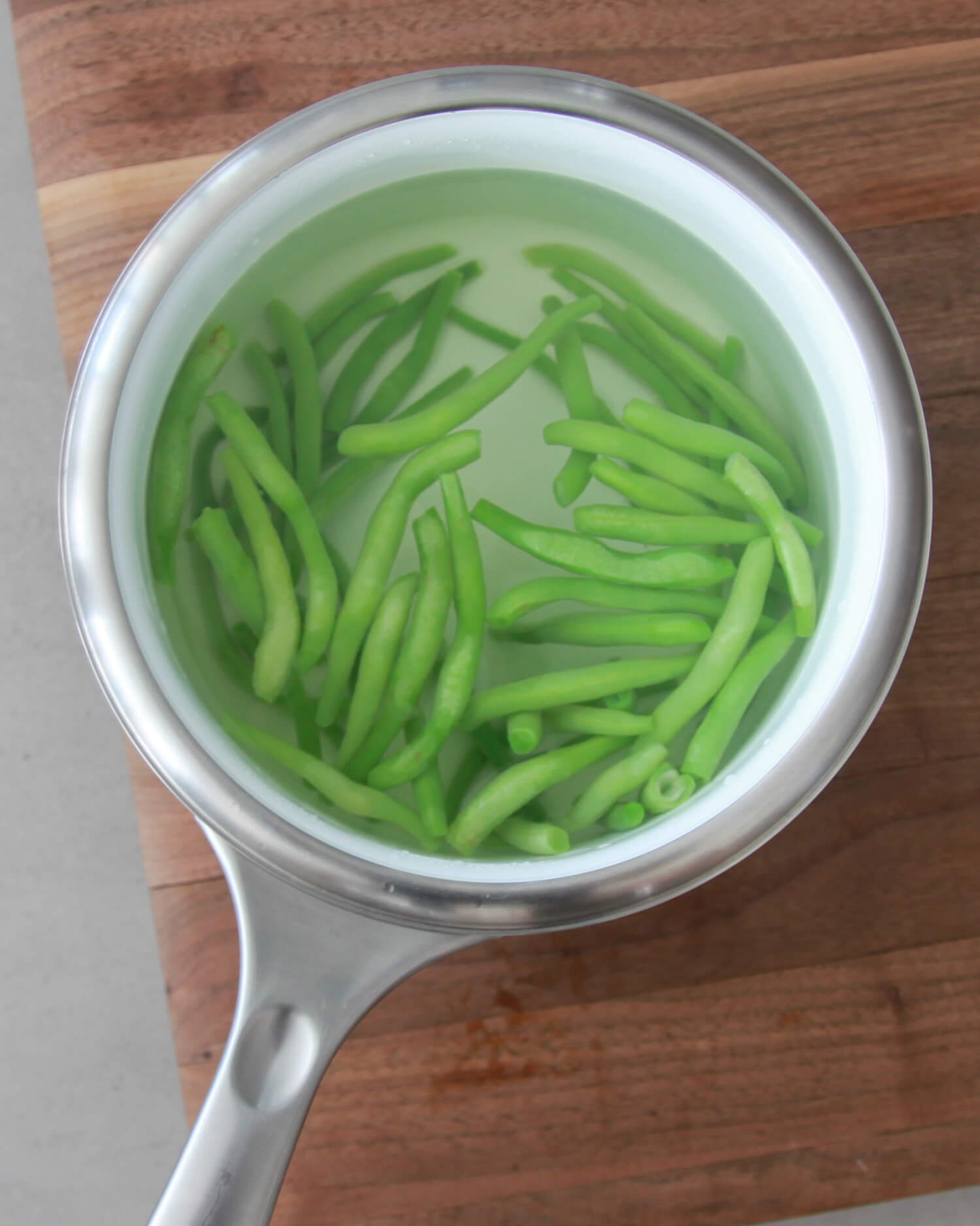 blanching vegetables before freezing to preserve