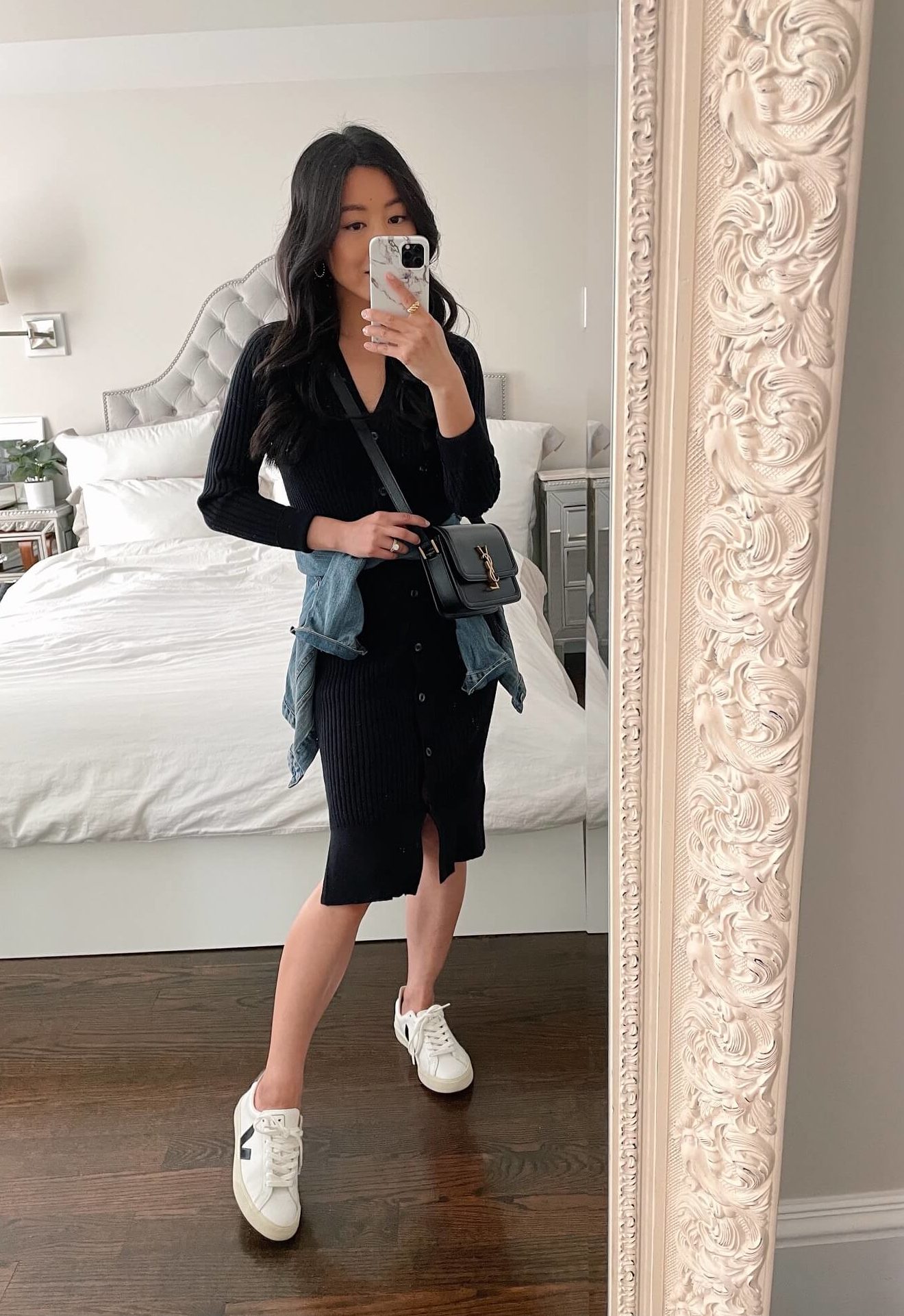 petite travel sightseeing outfit