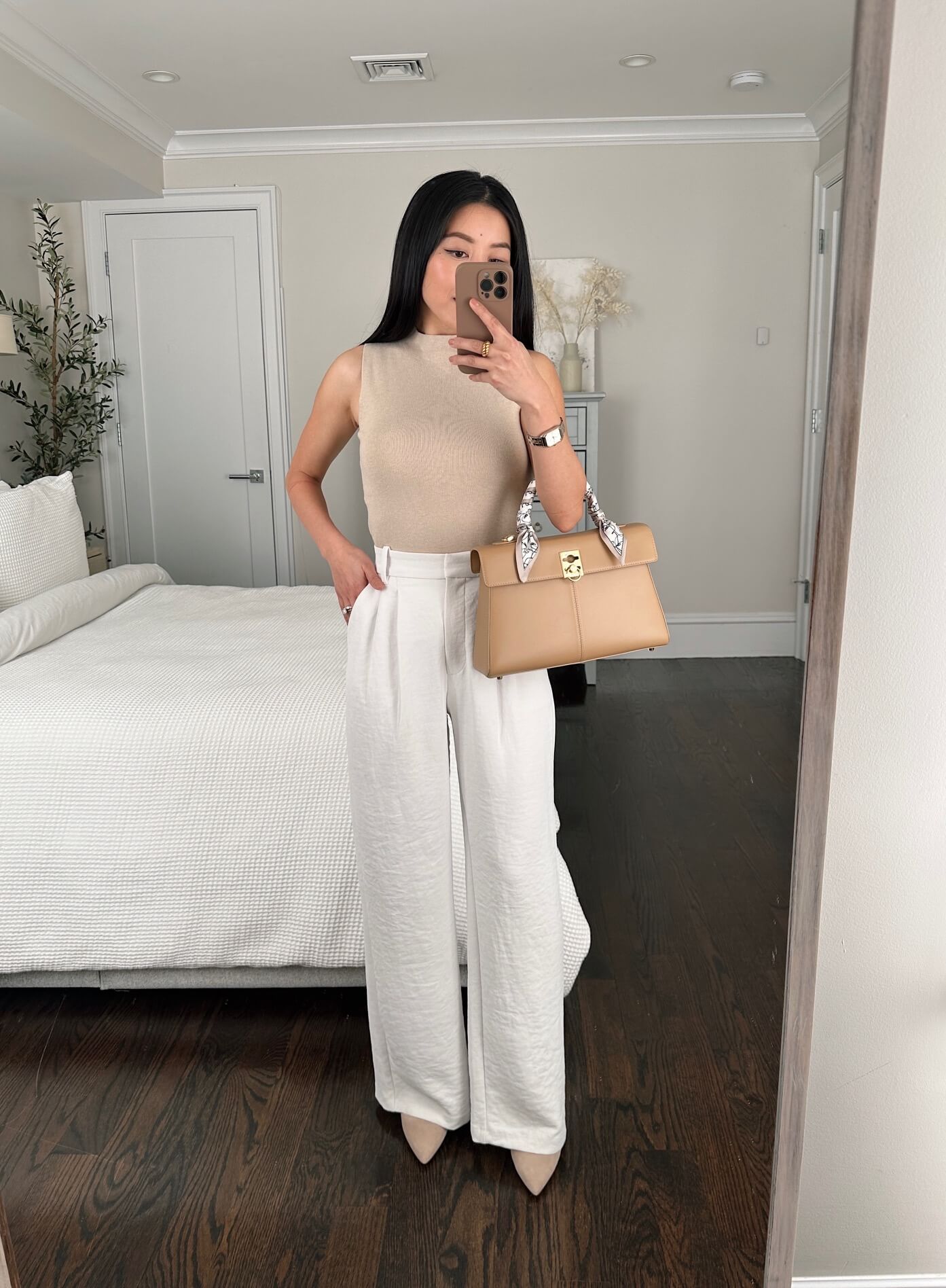how to style wide leg white trousers for spring work outfit