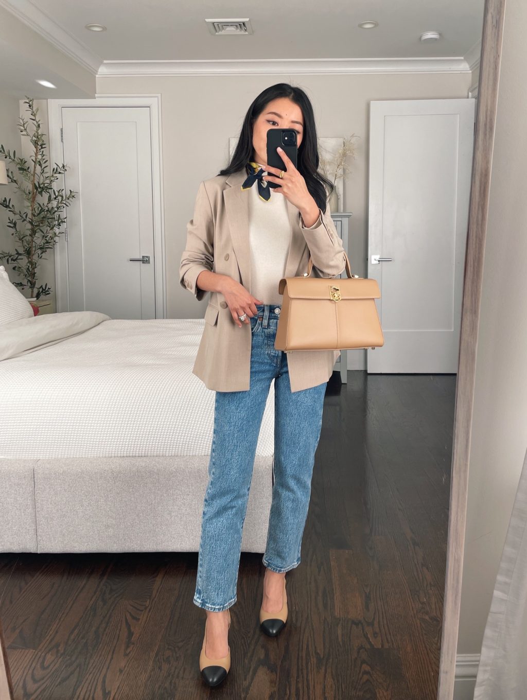 petite friendly uniqlo blazer madewell top jeans cafune bag