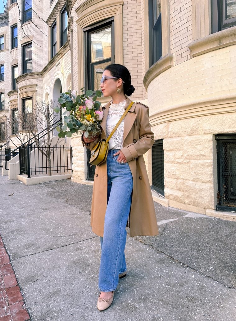 petite spring sezane trench coat blouse mustard bag
