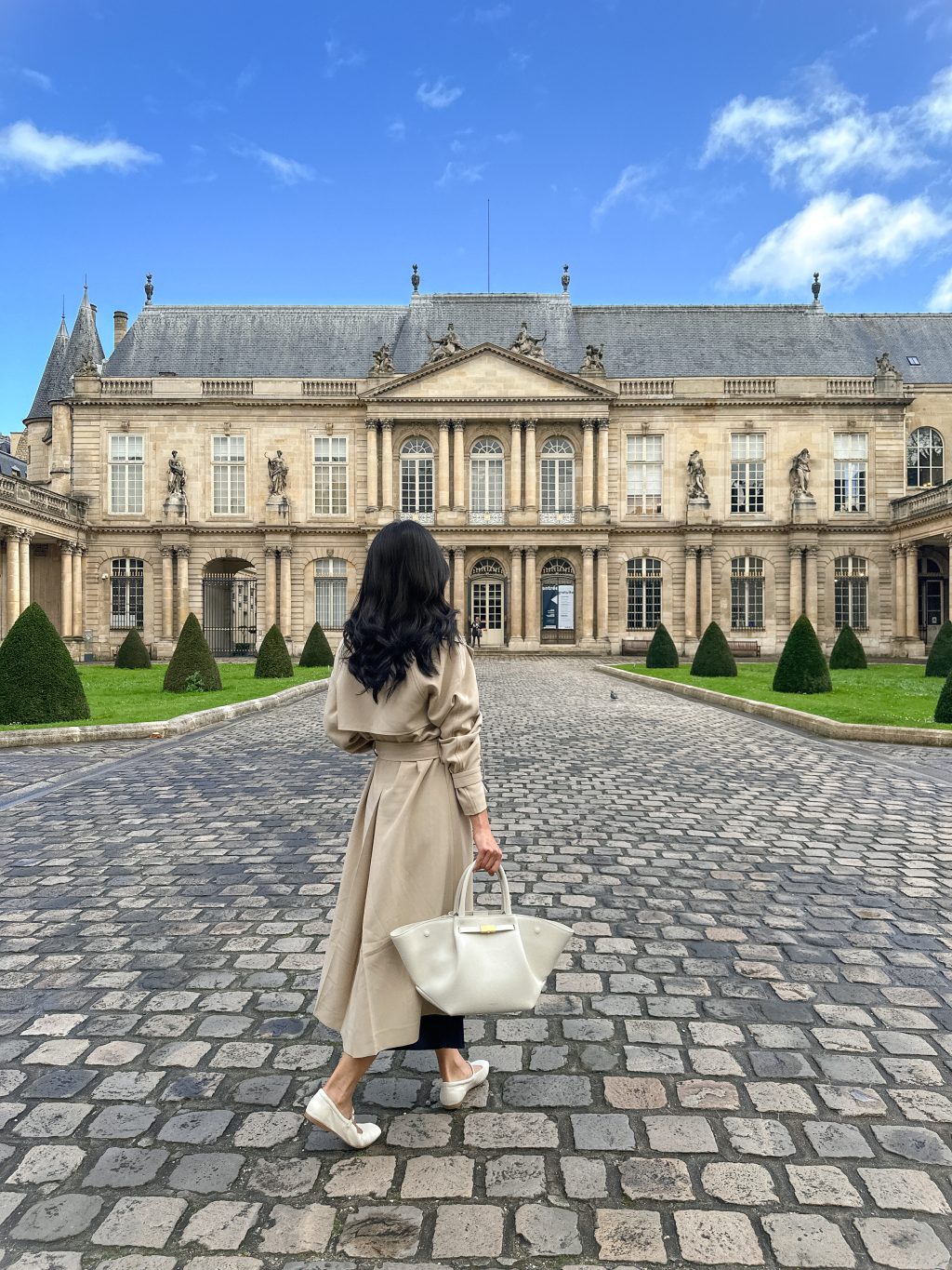 Musée des Archives Nationales oak fort trench coat dolce vita flats